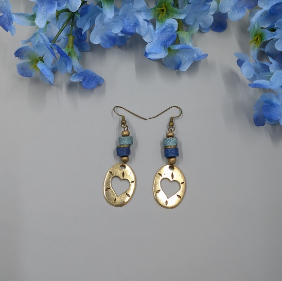 Jewelry - Gold Heart Dangle Earrings